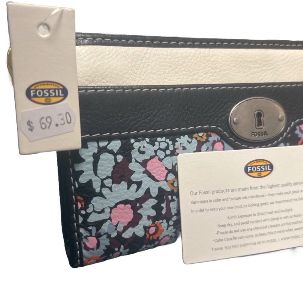 Beautiful Women’s “Fossil” Wallet🔥🤩🤩🤩